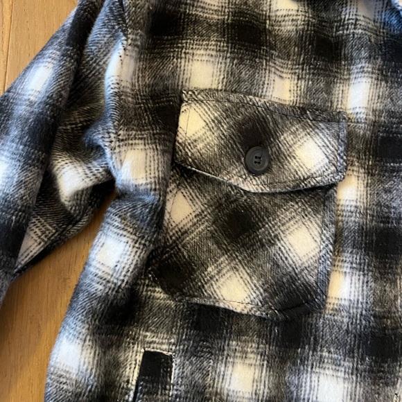 Oversized lined shacket - Picture 2 of 5